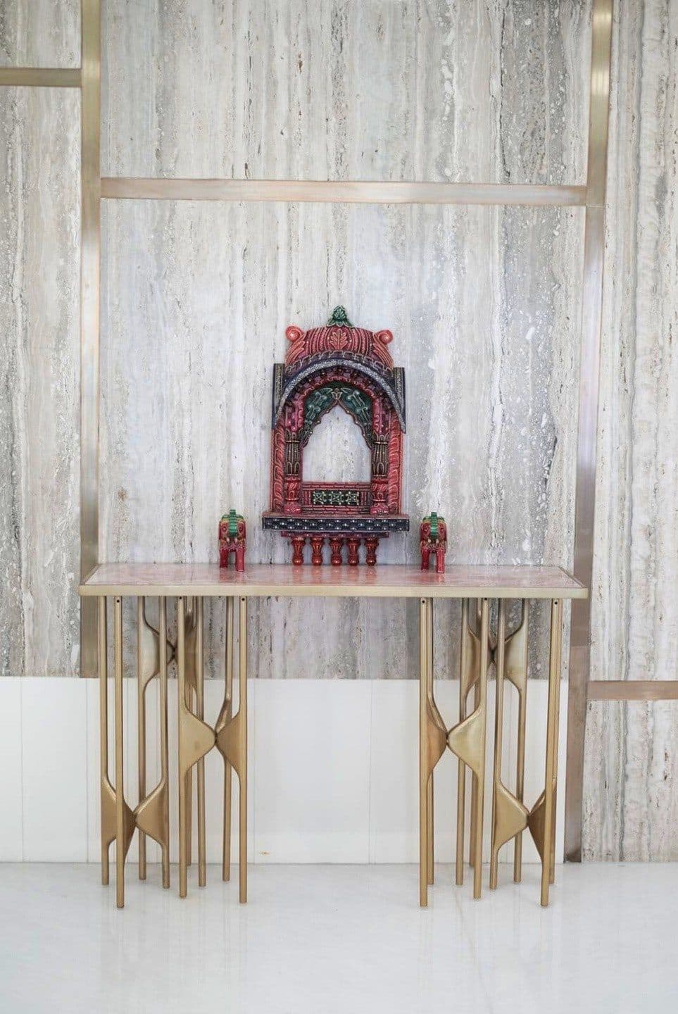 Console — Entry and passage consoles for grand statements.