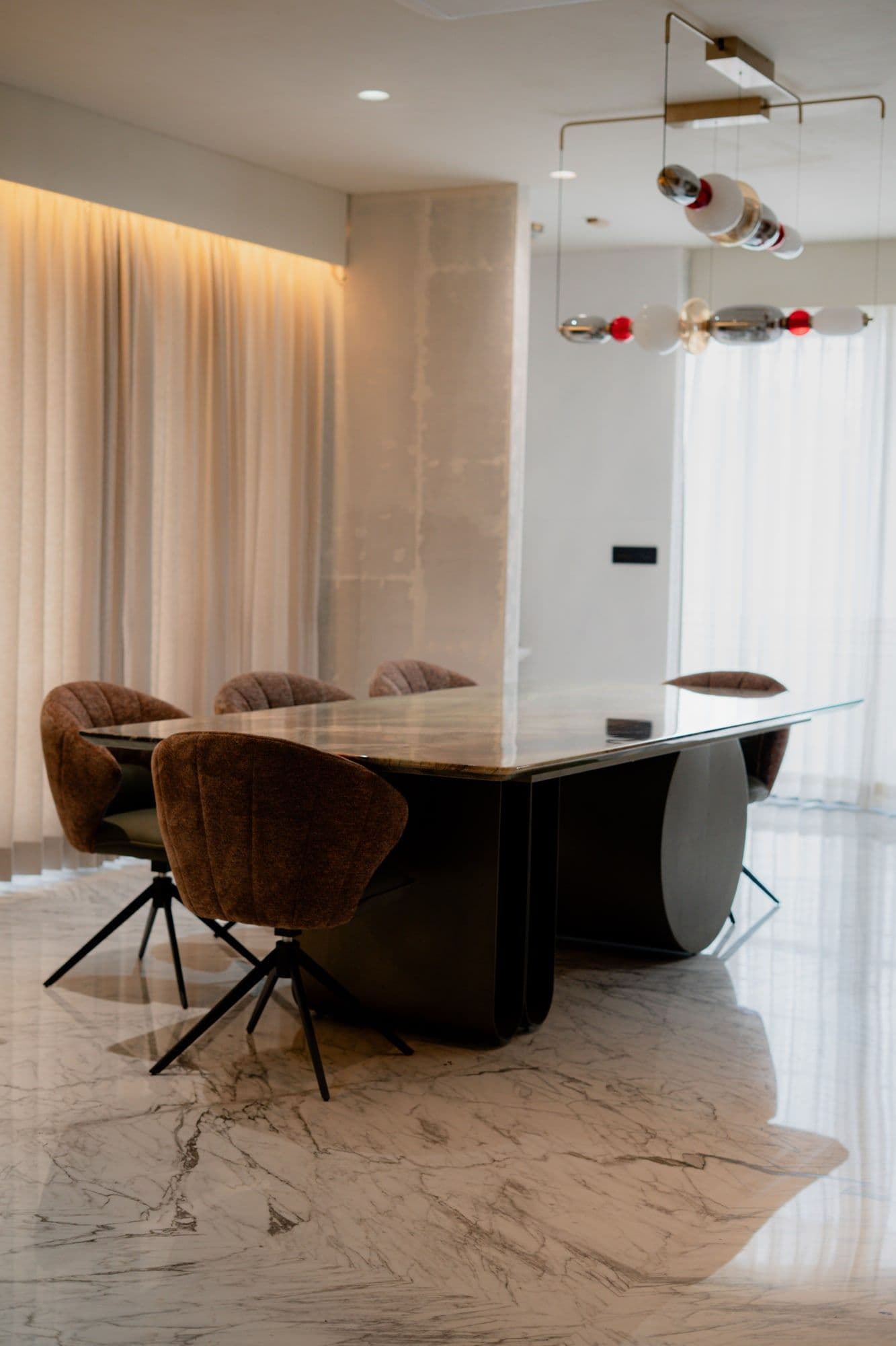 Dinings — Gathering tables with architectural presence.