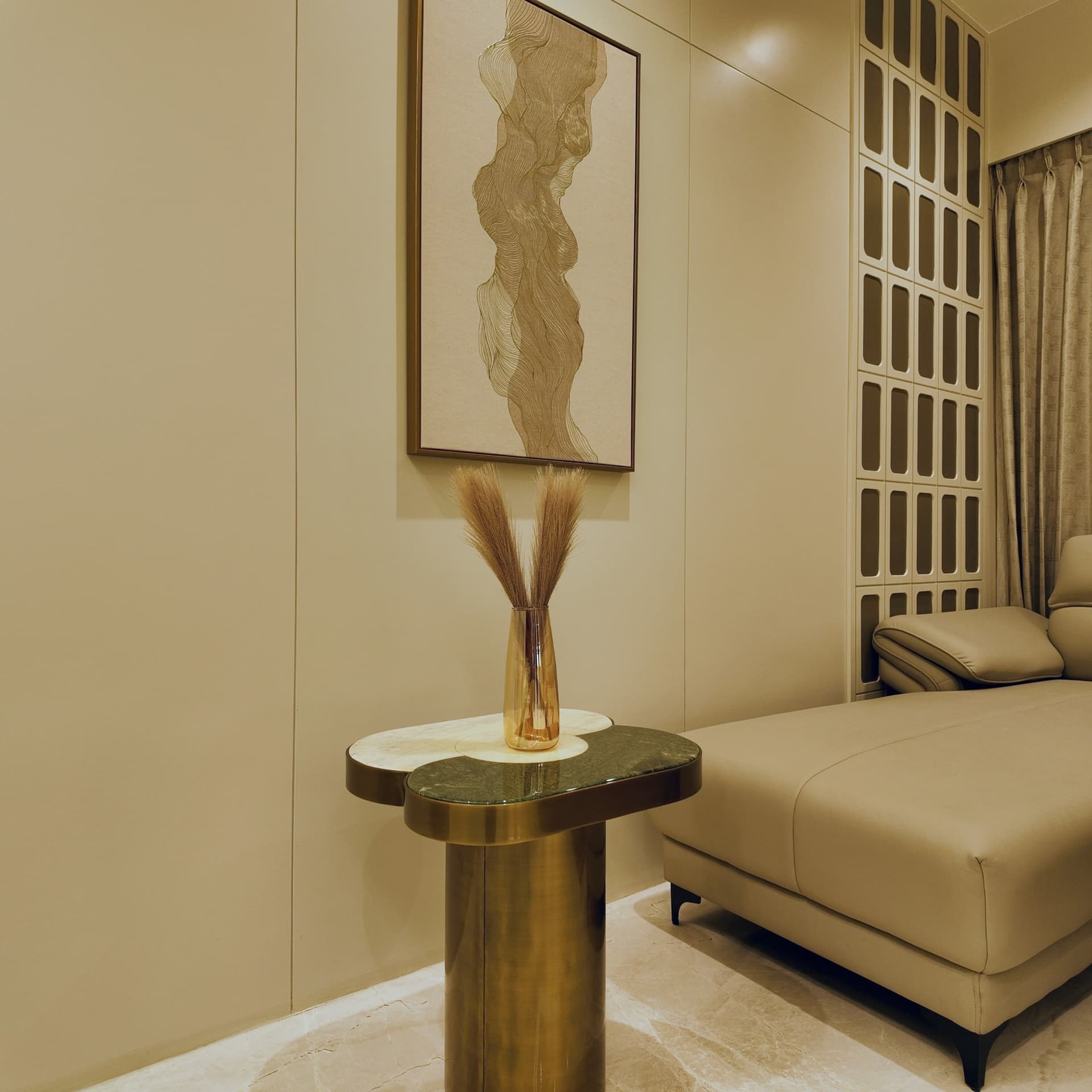Hola Side Table